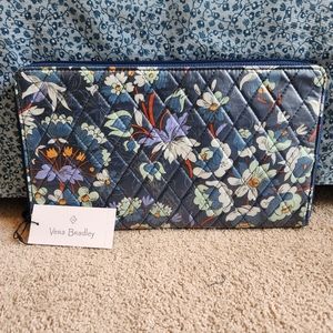 Vera Bradley Personal Travel Organizer in Floral Bursts